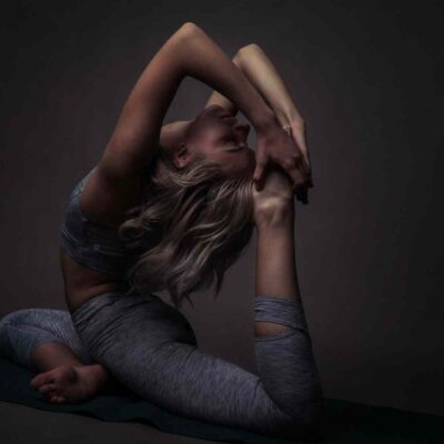  How To Stop Hair Breakage: Causes, Natural & Treatments